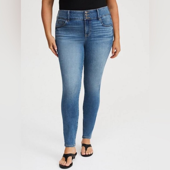 torrid Denim - Torrid Classic Blue Skinny Jegging Jeans size 18S